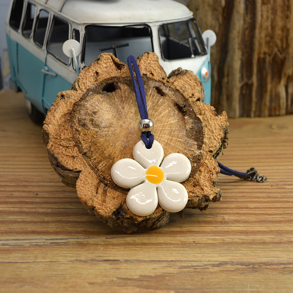 Daisy Style Flower Handmade Ceramic Necklace - Image 4