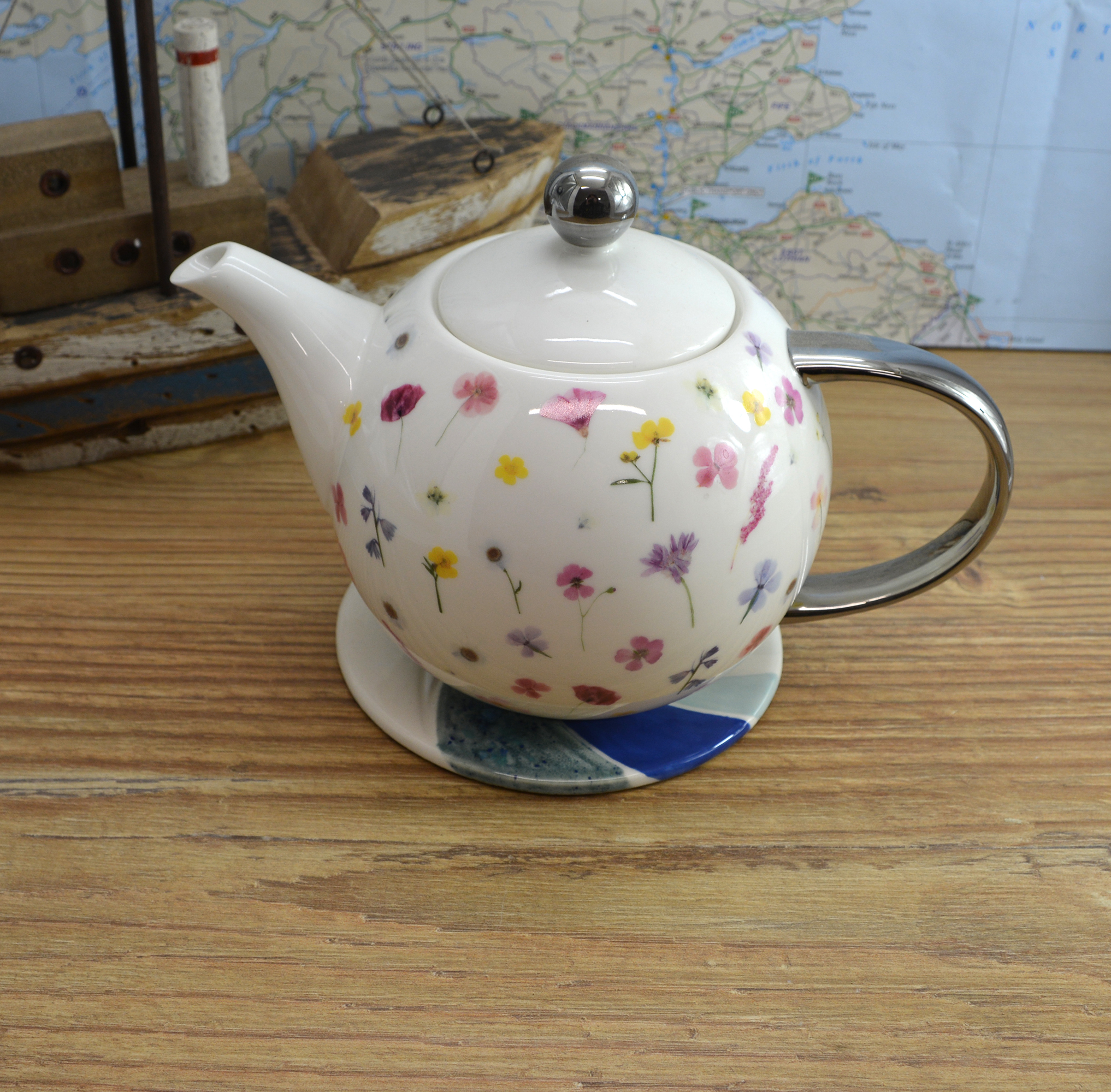 Handmade Ceramic Wave Teapot Stand - Image 2